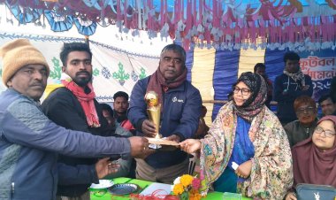 নিয়ামতপুরে টুকিয়াপাড়া ক্লাবের উদ্যোগে ফুটবল টুর্নামেন্টের ফাইনাল