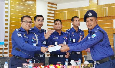 মাদক উদ্ধারে জেলার শ্রেষ্ঠ বুড়িচং থানার দুই পুলিশ কর্মকর্তা