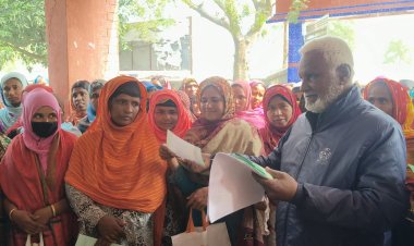 নিয়ামতপুরে নারী ভোটারদের অংশগ্রহণ নিশ্চিতকরণে উঠান বৈঠক