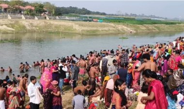 শিবগঞ্জে সনাতন ধর্মাবলম্বীদের গঙ্গাস্নান অনুষ্ঠিত