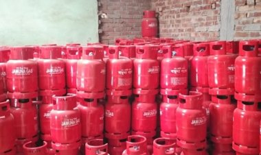 Lower and middle class families in extreme distress as LPG cylinder gas prices increase in Burichong