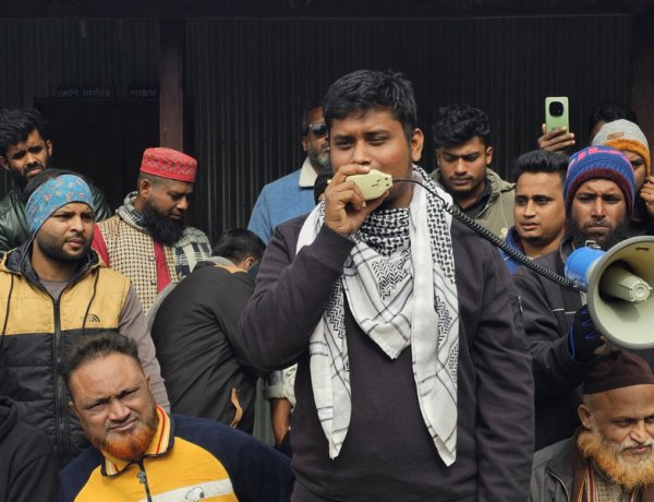 আমরা হাদির রেখে যাওয়া কাজ বাস্তবায়নে মাঠে নেমেছি-হাসনাত