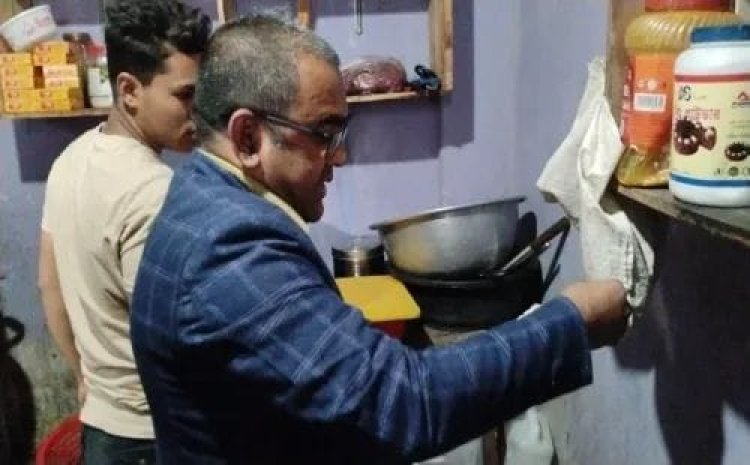 চুয়াডাঙ্গায় কলেজ রোডে সাগর কাবাব ঘরকে জরিমানা