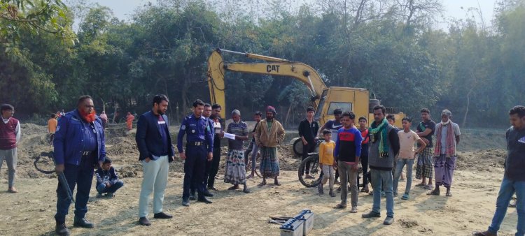 চাঁপাইনবাবগঞ্জে ফসলি জমির মাটি কাটায় লাখ টাকা জরিমানা