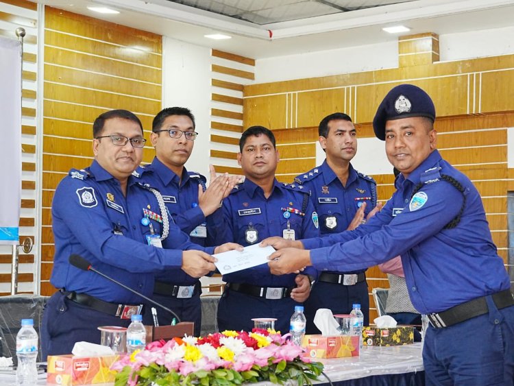 মাদক উদ্ধারে জেলার শ্রেষ্ঠ বুড়িচং থানার দুই পুলিশ কর্মকর্তা