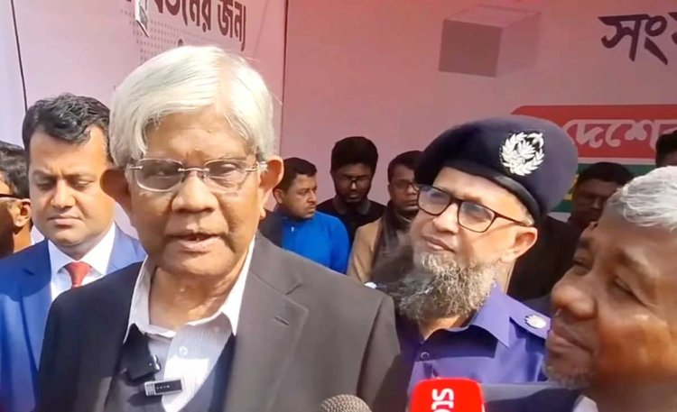 অর্থনীতি আর ভঙ্গুর অবস্থায় নেই,রিজার্ভ এখন ৩২ বিলিয়ন-অর্থ উপদেষ্টা