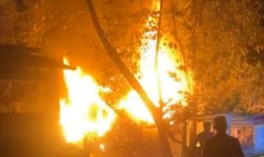 ‎দুমকিতে মানসিক ভারসাম্যহীন নারীর বসতঘর আগুনে পুড়ে ছাই 