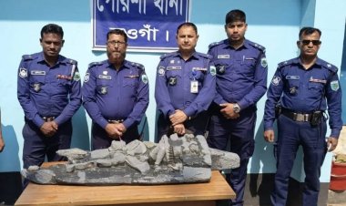 নওগাঁয় কবরস্থান থেকে ১৩৭ কেজি ওজনের কষ্টিপাথরের বিষ্ণু মূর্তি উদ্ধার