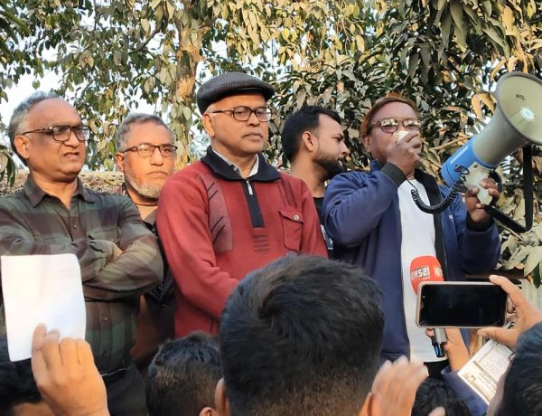 নিয়ামতপুরে ধানের শীষ প্রার্থীর পক্ষে মিছিল ও প্রচারণা