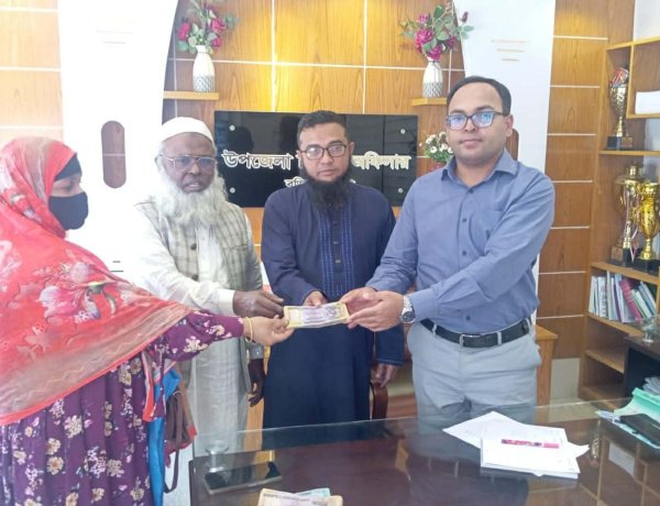 বুড়িচংয়ে পল্লী মাতৃকেন্দ্রের সুদমুক্ত ক্ষুদ্র ঋণ বিতরণ