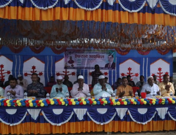 নওগাঁয় বদলগাছীত ডেকোরেটর শ্রমিক ইউনিয়নের ইফতার মাহফিল