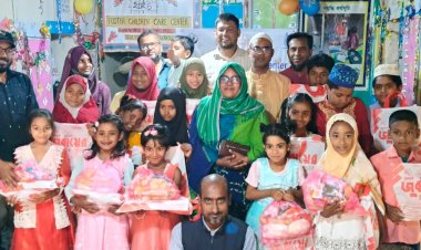 নিয়ামতপুরে ফোস্টার শিশুদের মাঝে ঈদের পোশাক ও ঈদ সামগ্রী বিতরণ