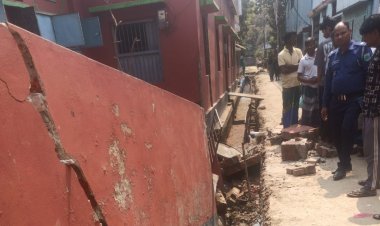 চাঁপাইনবাবগঞ্জে দেয়াল ধসে শ্রমিকের মৃত্যু