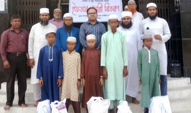 বুড়িচং এতিম পরিবারের মাঝে ইফতার সামগ্রী বিতরণ