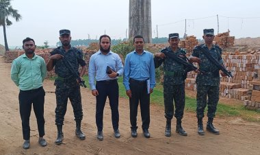 নিয়ামতপুরে ইটভাটায় অভিযান চালিয়ে ১০ লক্ষ টাকা জরিমানা