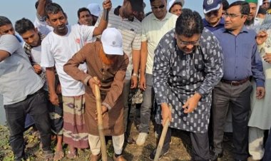 চাঁপাইনবাবগঞ্জে নবাব খাল খনন কাজের উদ্বোধন