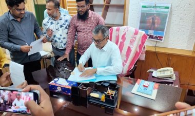 চাঁপাইনবাবগঞ্জ জেলা পরিষদে দায়িত্ব গ্রহণ করলেন নবনিযুক্ত প্রশাসক হারুনুর রশিদ