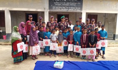 চাঁপাইনবাবগঞ্জে এতিমদের মাঝে ৫৯ বিজিবি’র ঈদ উপহার বিতরণ