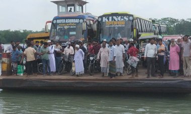 সরেজমিনে ফেরির ভয়াবহ চিত্র,নিরাপত্তা ব্যবস্থার বেহাল দশা