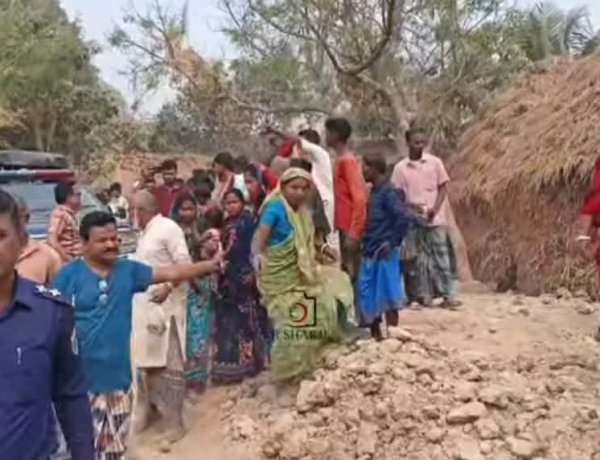 নিয়ামতপুরে খাস পুকুরে মাছ ধরাকে কেন্দ্র করে সংঘর্ষ,আহত একাধিক