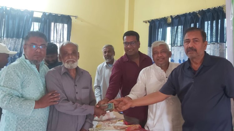 চাঁপাইনবাবগঞ্জ শ্রমিক ইউনিয়নের মৃত সদস্য ও সন্তানদের বিয়ের জন্য অর্থ প্রদান