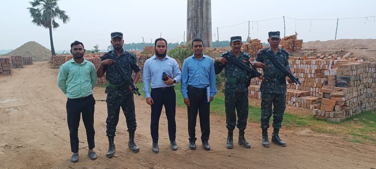 নিয়ামতপুরে ইটভাটায় অভিযান চালিয়ে ১০ লক্ষ টাকা জরিমানা