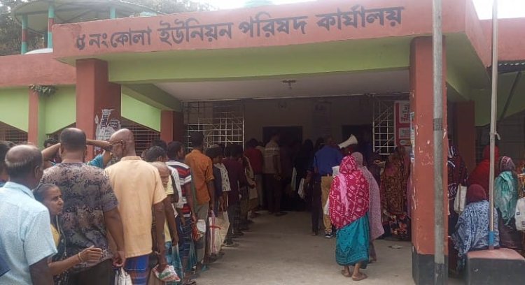 বদলগাছীতে ভিজিএফ এর চাল বিতরণ,খুশিতে সুবিধাভোগী পরিবার 