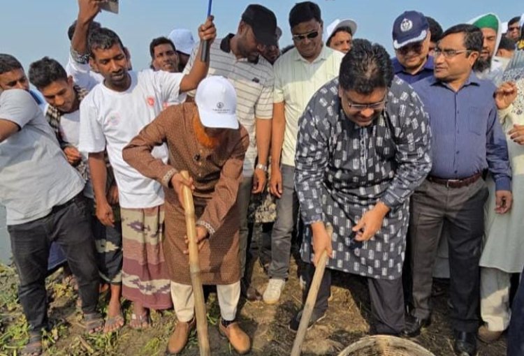 চাঁপাইনবাবগঞ্জে নবাব খাল খনন কাজের উদ্বোধন