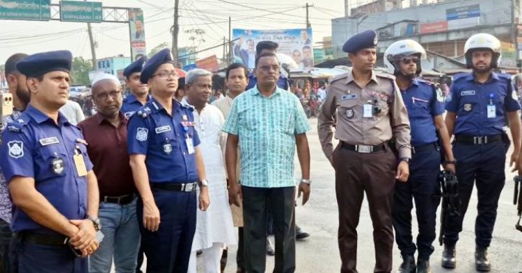 ঈদে যান চলাচল স্বাভাবিক রাখতে বরিশাল-ঢাকা মহাসড়ক পরিদর্শনে ডিআইজি