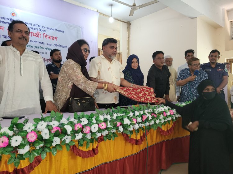 অসহায় দুস্থ পরিবার পেল প্রধানমন্ত্রীর ঈদ উপহার 