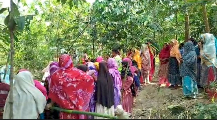 গাছে ঝুলছিলো তিন সন্তানের জননীর লাশ