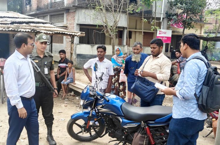 গোমস্তাপুরে ভ্রাম্যমান আদালতে ১১ মোটরসাইকেল চালককে জরিমানা