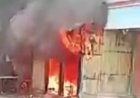 শ্যমপুর বাজারে ভয়াবহ অগ্নিকাণ্ডে পুড়ে ছাই তিনটি দোকান 
