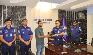 হারিয়ে যাওয়া ফোন উদ্ধার করে মালিকদের নিকট হস্তান্তর