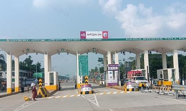 ‎পাঁচ শত টাকার ঘুষ নেওয়ায় এক কর্মচারী বরখাস্ত