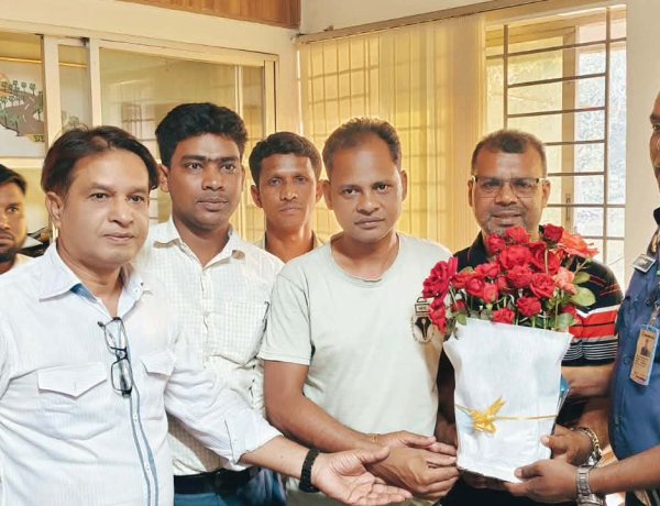 নিয়ামতপুরে নবাগত ওসির সাথে সাংবাদিকদের মতবিনিময় সভা