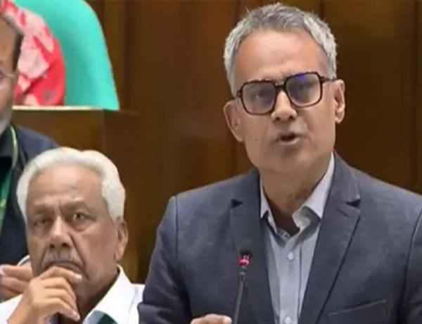 ‘গণপরিবহনে ভাড়া নিয়ে যাত্রীদের বিভ্রান্তি দূর করতে বড় উদ্যোগ নিচ্ছে সরকার’