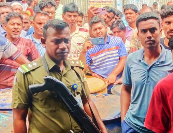 অবৈধভাবে পেট্রোল মজুূদ ও তিনগুণ বেশি দামে বিক্রি,ব্যবসায়ীকে জরিমানা