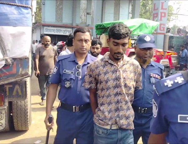 চুয়াডাঙ্গায় তেল পাম্পে বিশৃঙ্খলা করার অপরাধে যুবকের কারাদন্ড