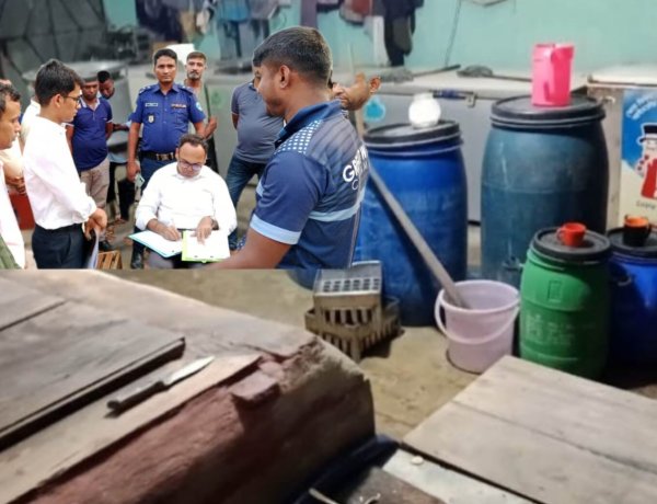 বুড়িচংয়ে ভেজাল আইসক্রিম কারখানায় অভিযানে জরিমানা