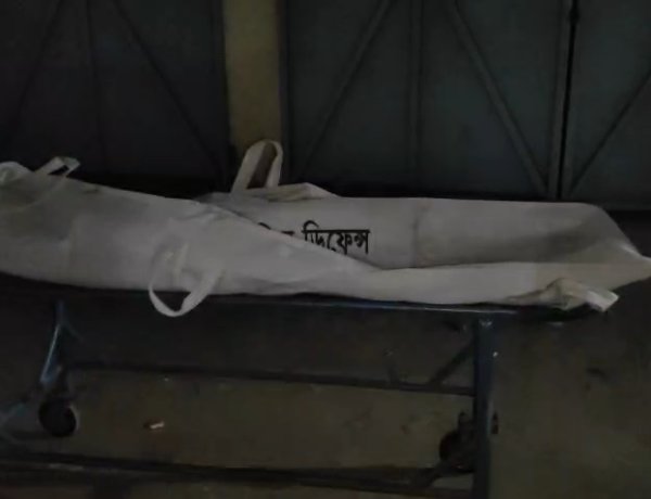 চাঁপাইনবাবগঞ্জে ট্রাক চাপায় শিক্ষার্থী নিহত