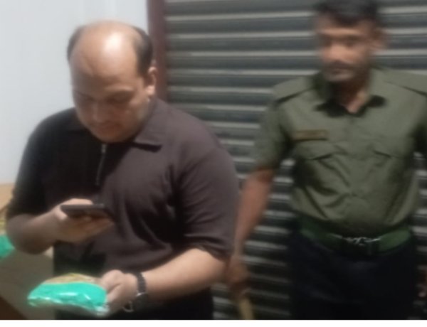 স্কুল ফিডিংয়ে খাবার খেয়ে অসুস্থ ২০ শিক্ষার্থী,অতঃপর সরবরাহকারী প্রতিষ্ঠানকে জরিমানা