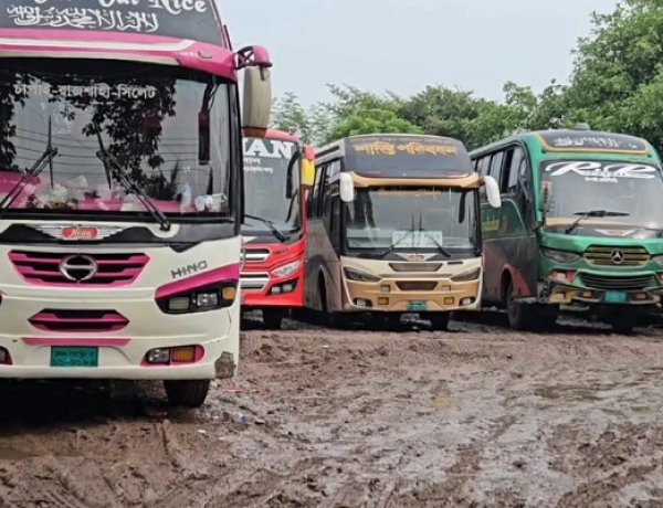 চাঁপাইনবাবগঞ্জ থেকে সব দূরপাল্লা বাস চলাচল বন্ধ