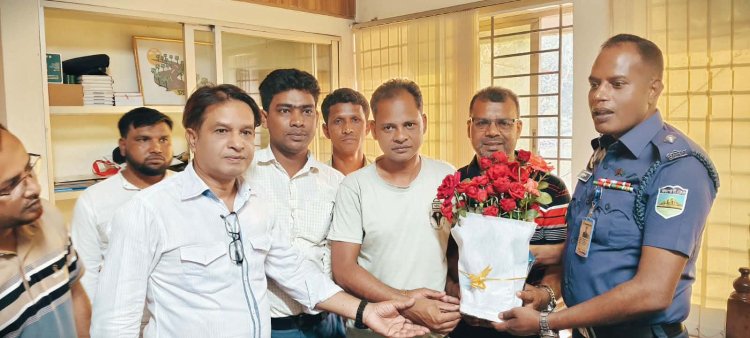 নিয়ামতপুরে নবাগত ওসির সাথে সাংবাদিকদের মতবিনিময় সভা