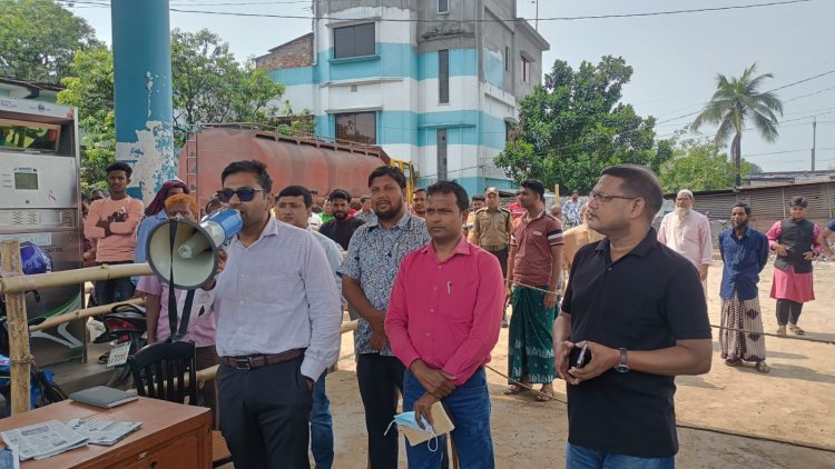 চাঁপাইনবাবগঞ্জে অ্যাপের মাধ্যমে তেল বিক্রি শুরু