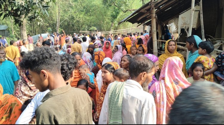 নওগাঁয় একই পরিবারের ৪ জনকে গলা কেটে হত্যা