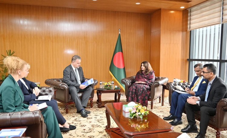 জাতীয় নির্বাচনের চূড়ান্ত প্রতিবেদন হস্তান্তর করলেন ইইউ’র প্রধান পর্যবেক্ষক