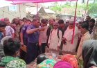চুয়াডাঙ্গায় রাস্তা পারাপারের সময় মায়ের সামনে প্রাণ গেলো সন্তানের