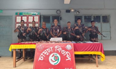 ভোলাহাট সীমান্তে বিপুল পরিমাণ ভারতীয় মোবাইল ও মাদক জব্দ