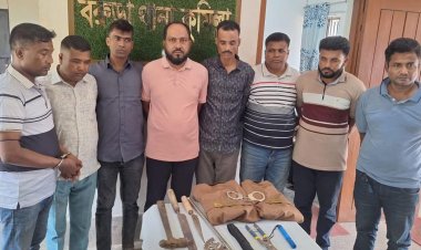 কুমিল্লায় ডিবি পুলিশের ছদ্মবেশে ডাকাতির প্রস্তুতি,আটক-৮